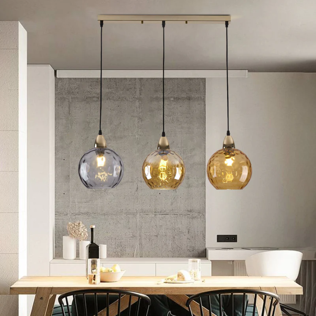Moderne LED Cluster Pendelleuchte 3-flammig. Glas Hängelampe für dekorative Innenbeleuchtung.
