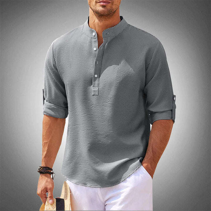 Stylisches Herren Freizeithemd für den Sommer, atmungsaktiv & bequem. Mit praktischen krempelbaren Ärmeln.