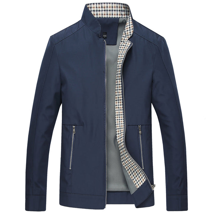 Bequeme & stylische Slim Fit Herren Bomberjacke. Perfekte Übergangsjacke für modebewusste Männer im Herbst/Frühling.