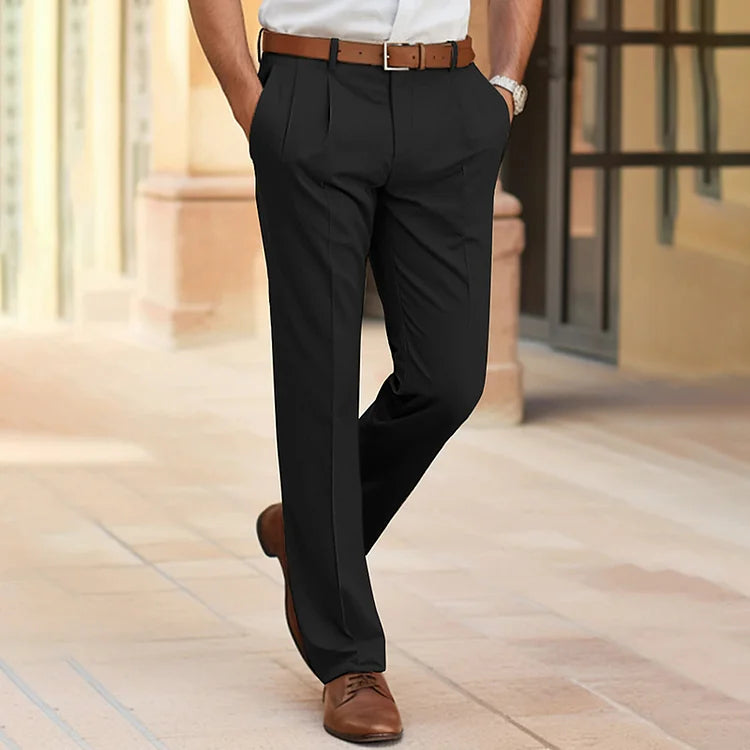 Elegante schwarze Herren Freizeithose. Vielseitige Business Chino für Komfort im Büro & Alltag.