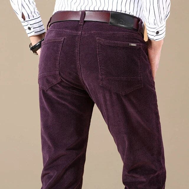 Komfortable Herren Cordhose für den ganzen Tag, weicher Cordstoff und perfekte Passform für stilbewusste Männer.