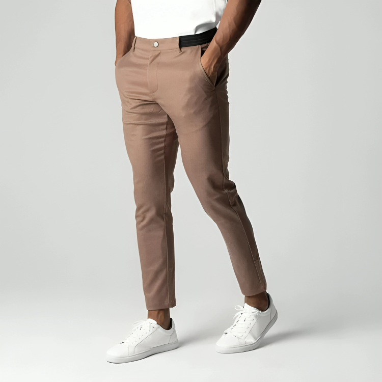 Hochwertige, dehnbare Slim Tapered Hose "Adam" für Herren, modern und bequem für jeden Tag.