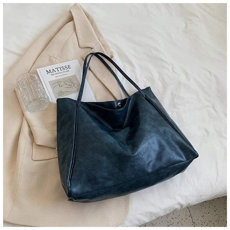 Vielseitige Tragetasche für Damen, elegantes Design für jeden Anlass, ein Must-have Accessoire.