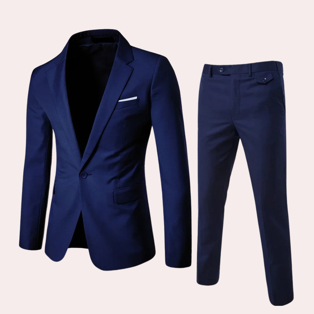 Zeitloser, eleganter Herrenanzug in klassischem Schnitt, ideal für formelle Anlässe und stilvolle Business-Looks das ganze Jahr.