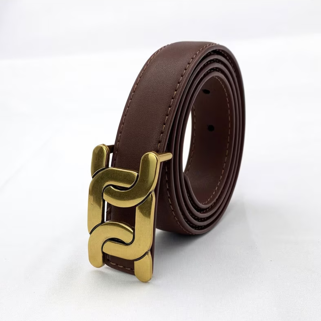 Vielseitiger Unisex Ledergürtel mit glänzender goldener Schnalle. Ideales Mode-Accessoire für alle Jahreszeiten.