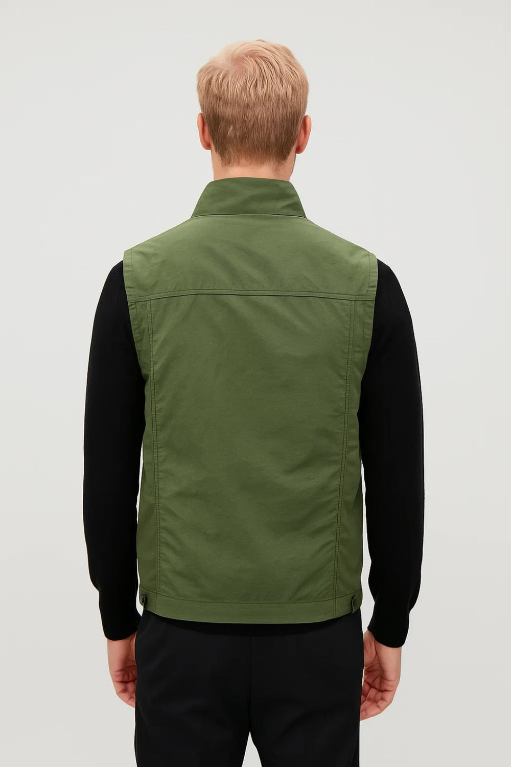 Sportliche Herren-Funktionsweste, ärmellos, als leichte, warme Zwischenlage für Outdoor-Aktivitäten & Sport.