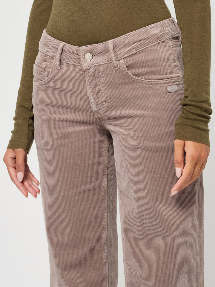 Damenhose mit weitem Bein und tiefem Bund, bequeme Stretch Qualität.