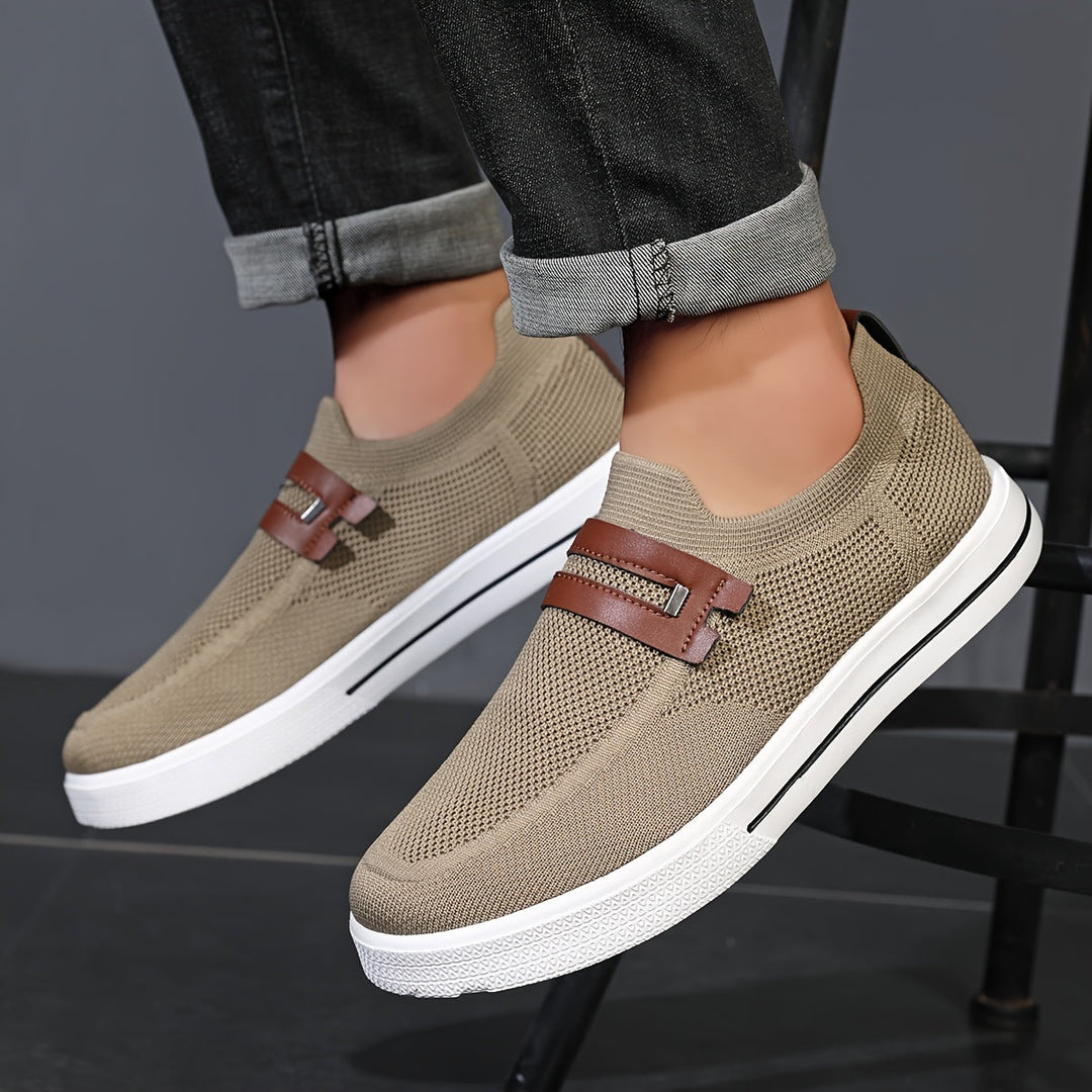 Schnürsenkellose Herren Slipper, bequem und leicht für den täglichen Gebrauch.