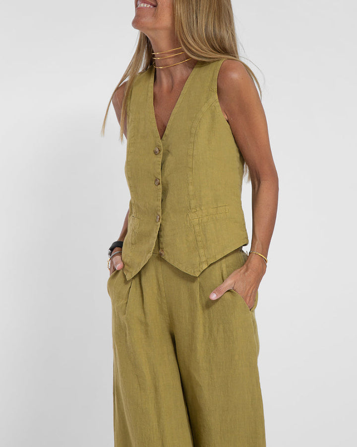 Damen Herbst Set: Bequeme weite Hose & stilvolle Weste. Perfekt für entspannte Tage.