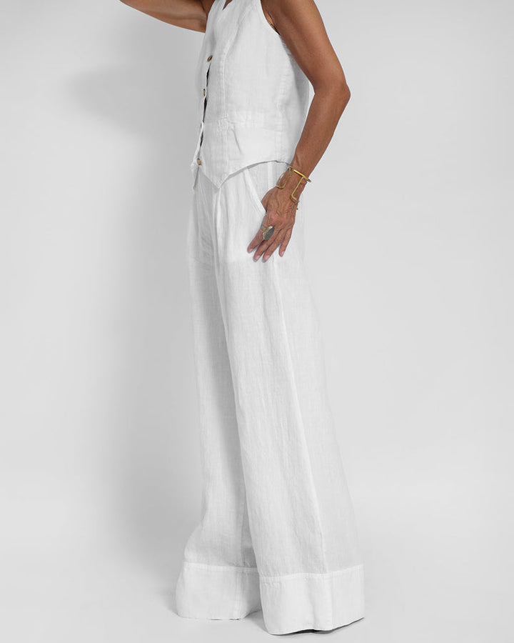 Zeitloses Damen Set: Knopfweste & weite Hose mit hoher Taille. Modisch & komfortabel.
