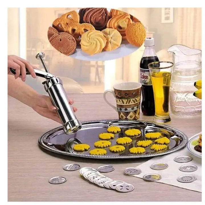 Edelstahl Keks-Presse für einfaches Backen perfekter Kekse und Plätzchen zu Hause.
