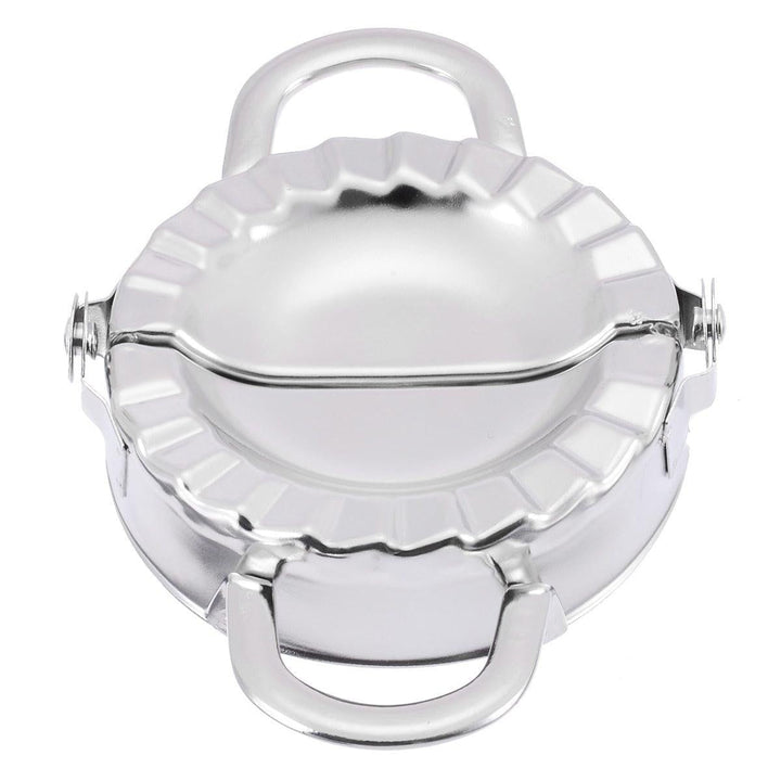 Robuster Edelstahl Teigtaschenformer für Dim Sum und Gebäck. Langlebiges Küchenzubehör zum Formen.