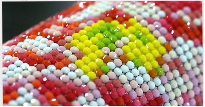 Tier-Motiv Eule im Edelstein Malerei Set; glitzerndes Diamond Painting für ein einzigartiges DIY-Ergebnis.