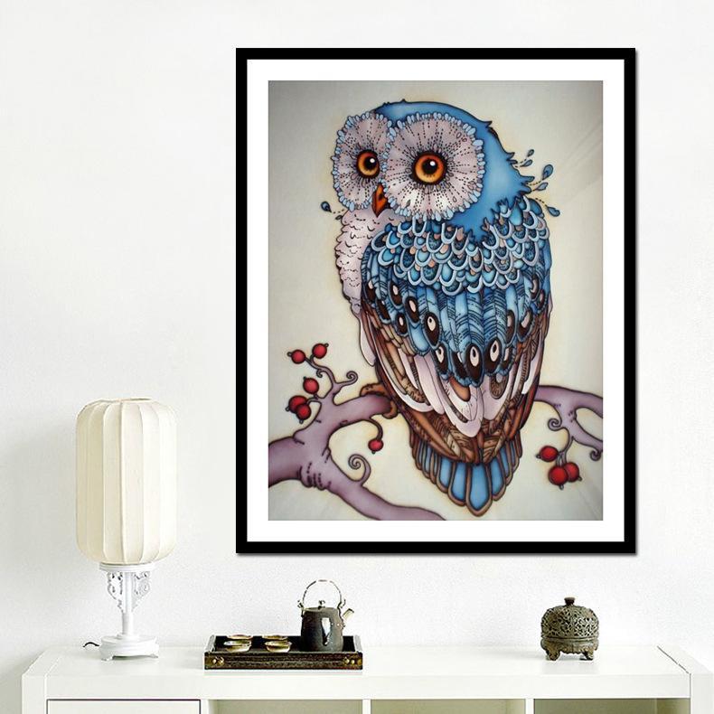 Geschenkidee: Fertiges Edelstein-Bild "Niedliche Eule"; glitzernde Wanddeko aus dem DIY-Set.