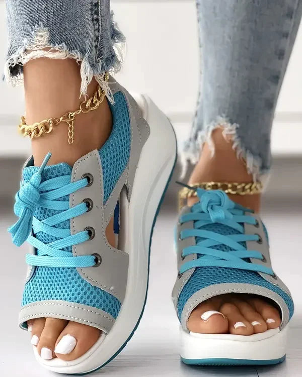 Elegante Damen Schnür-Sandalen mit orthopädischem Fußbett, bequem & rutschfest für Sommer.