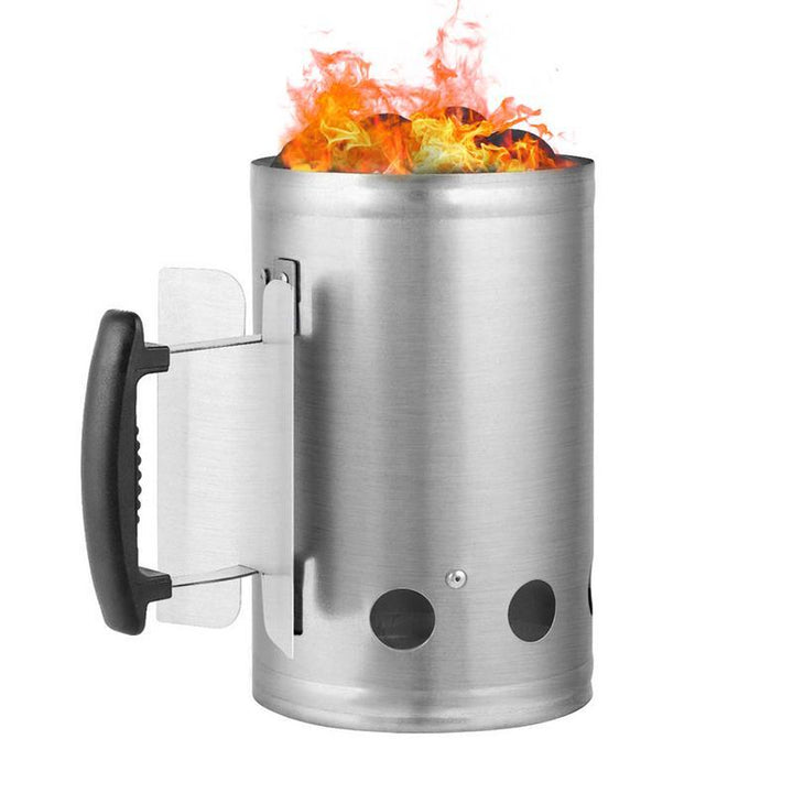 Effizienter verzinkter Kohleanzünder Eimer für schnelles Anzünden von Grillkohle und Briketts für BBQ und Camping.