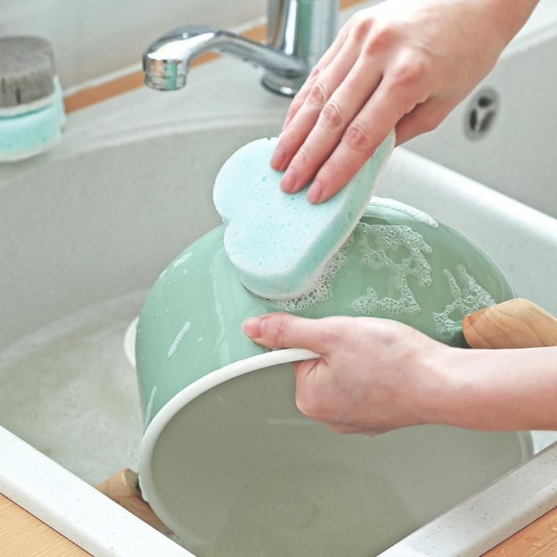 Praktischer Wolken-Spülschwamm, ergonomisch geformter Küchenhelfer für müheloses und hygienisches Geschirrspülen.