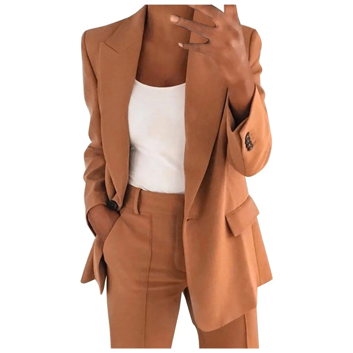 Damen Blazer Set: Einfarbiger Hosenanzug für Frauen. Perfekt als Business Outfit oder elegante Alltagsmode.