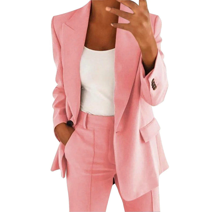 Chicer Damen Anzug: Einfarbiges Blazer Set mit Hose für einen professionellen oder lässigen Look. Ganzjährig.