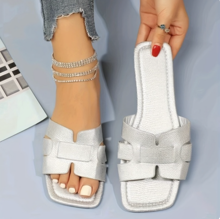 Hochwertige Damen Sandalen für Frühling & Sommer. Bequeme, modische und offene Schuhe für Damen.