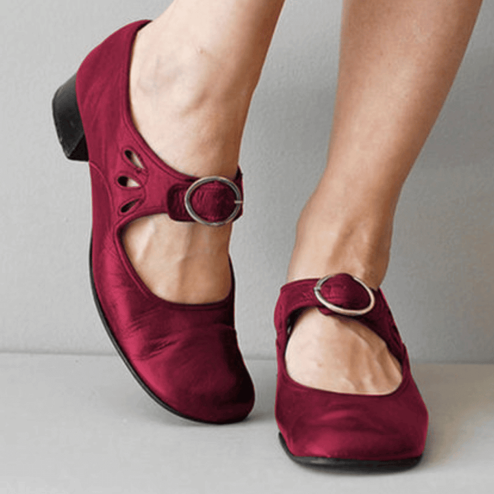 Schicke, bequeme Damensandalen mit weicher Sohle; ideale Sommerschuhe für Komfort & Stil.