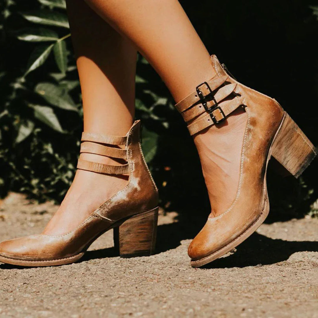 Stylische Damenschuhe mit bequemem Blockabsatz für Damen. Perfekt modisch & komfortabel für Frühling & Sommer.