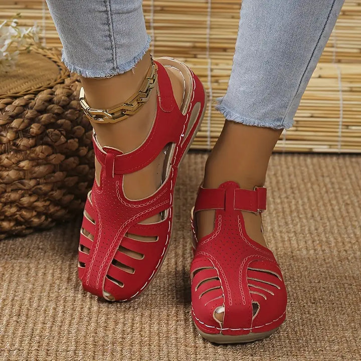 Moderne Keilabsatz Sandalen für Damen, orthopädisch und bequem. Perfekte Sommer Schuhe für Alltag & Freizeit.