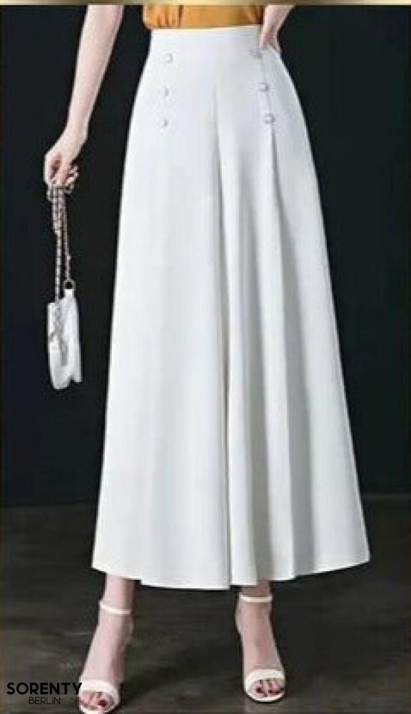 Trendige weite Damenhose in moderner Schnittform, betont Eleganz und bietet maximalen Tragekomfort.