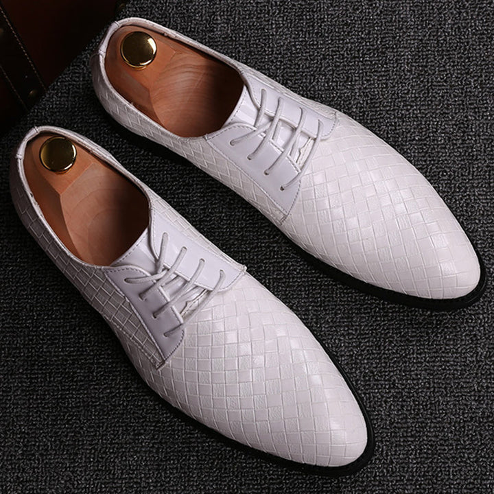 Zeitlose Herren Schnürschuhe in Schwarz, optimaler Komfort für Business, formelle Anlässe & Alltag.