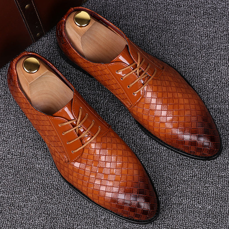 Klassische weiße Herren Schnürschuhe, stilvoll & bequem für moderne Herrenmode & Alltag.