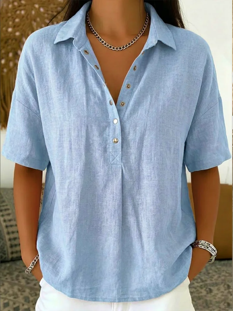 Stilvolle Damen Kragenbluse mit durchgehender Knopfleiste. Eine bequeme und elegante Option für viele Anlässe.