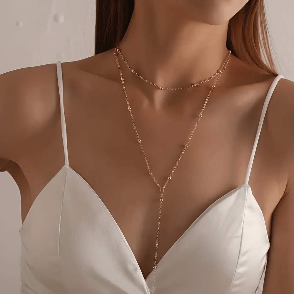 Chice Goldkette für Damen mit einzigartigem Knoten-Design. Moderner Halsschmuck, elegant & vielseitig tragbar.