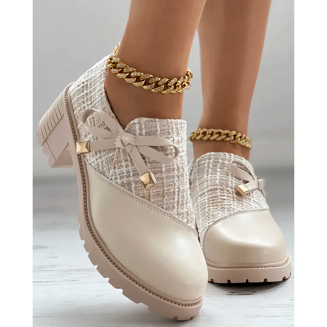 Gesamtansicht eleganter Damen High Heels mit spitzer Kappe, vielseitige Damenschuhe für jeden Anlass.