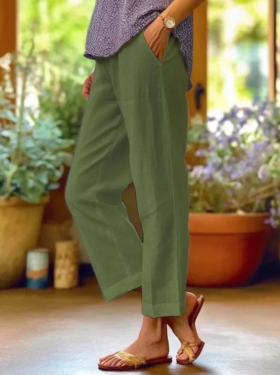 Vielseitige, leichte Damen Stoffhose für Sommer & Freizeit, mit weitem Bein, bequemem Bund und elegantem Schnitt.