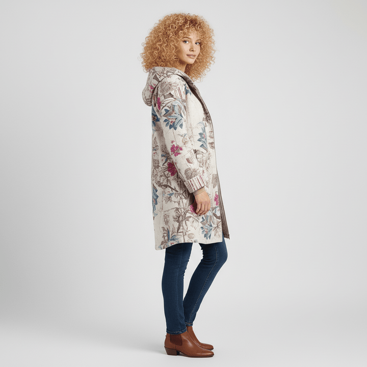 Musterjacke Ella für Damen: Taillierte Kapuzenjacke mit einzigartigem Retromuster. Herbst/Winter.