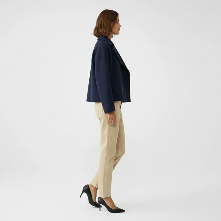 Ansprechende Damenjacke Jessica, Zweireihiger Cropped Blazer, stilvolle Ergänzung zum Outfit.