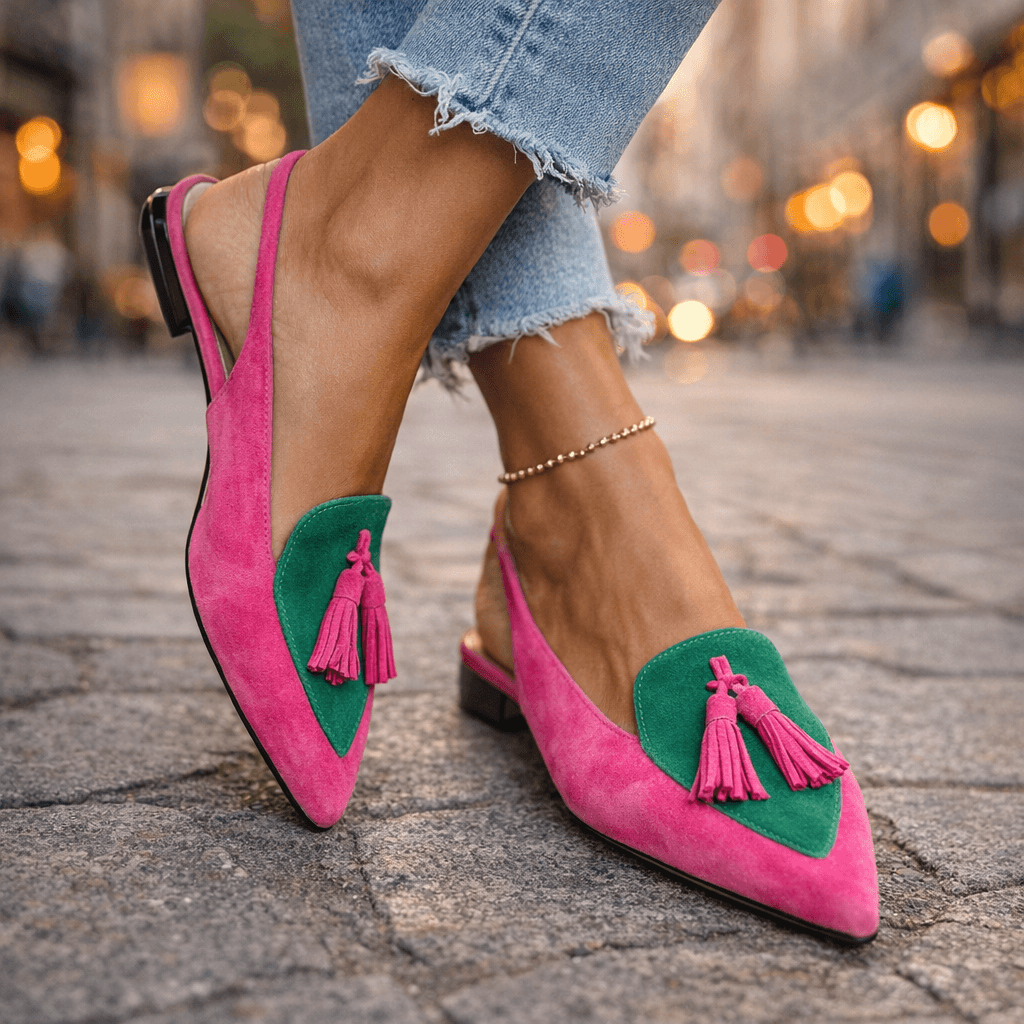 Elegante Damen Lorena Sandalen mit Quasten & flacher Sohle für Komfort im Sommer.