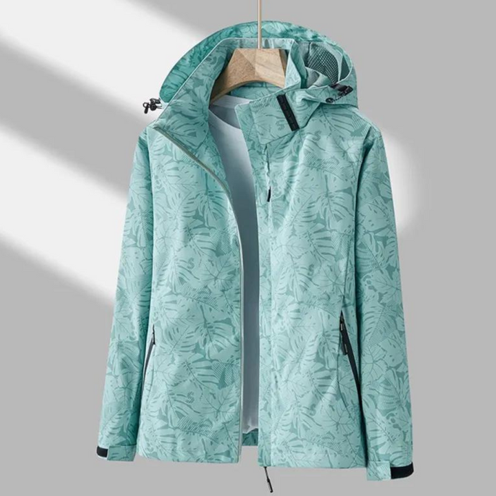 Trendige Damenmode: Elegante Outdoor-Jacke, winddicht und wasserabweisend, perfekt für stilbewusste Frauen in der Freizeit.