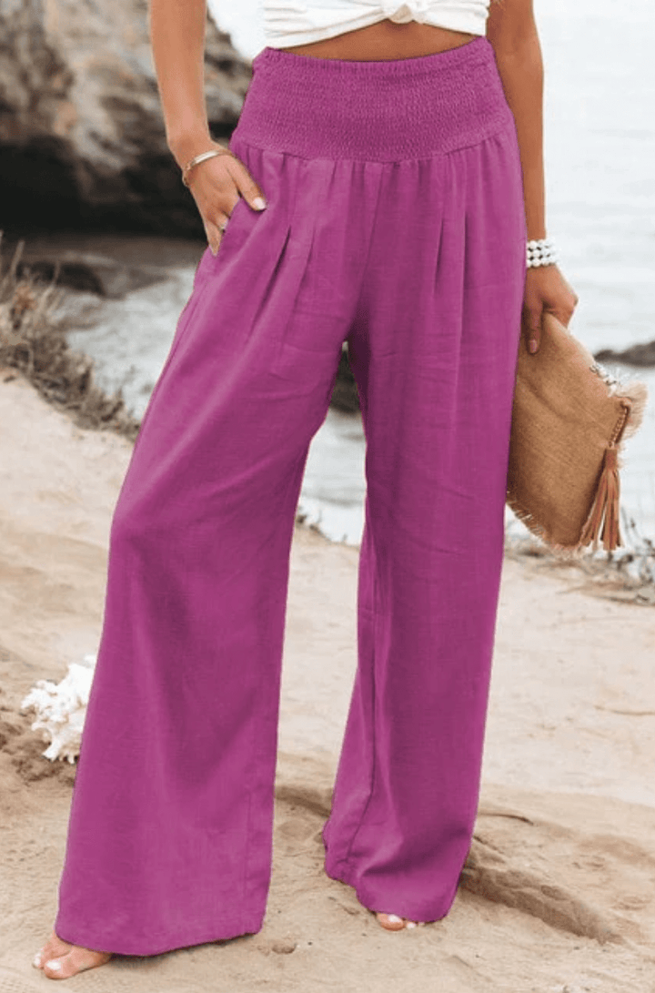 Entspannte Eleganz: Bequeme Damen-Palazzohose mit weitem Bein. Ideal für einen casual-schicken Look.