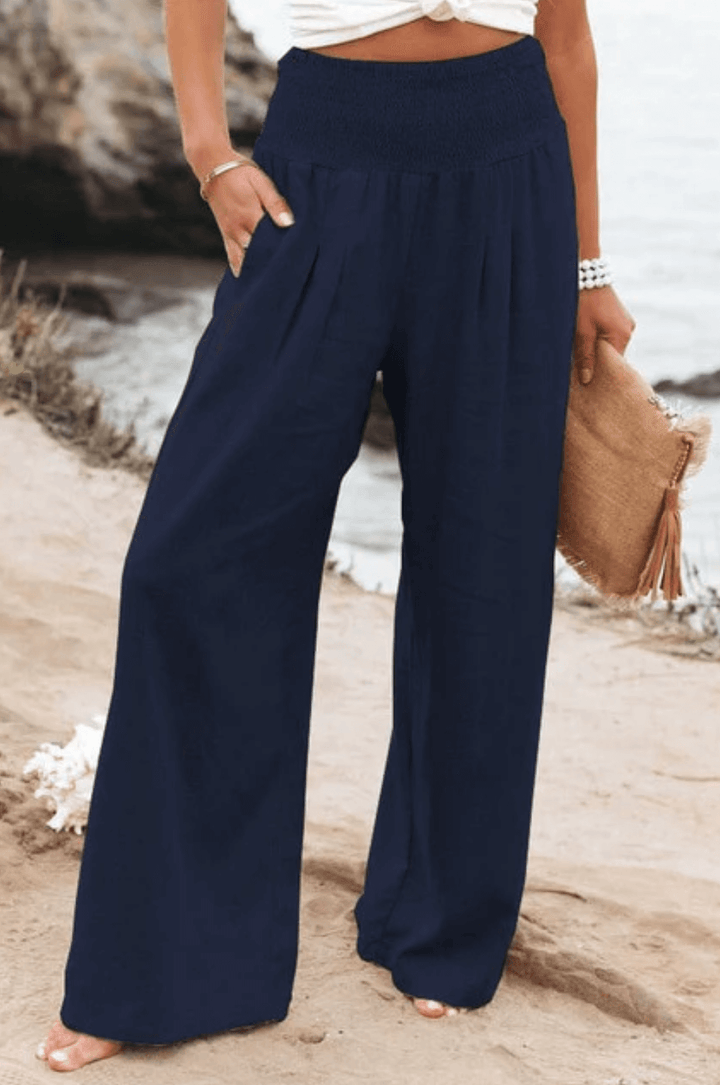 Sommerliche Damen-Palazzohose, luftig & bequem. Eleganter Begleiter für warme Tage & entspannte Abende.