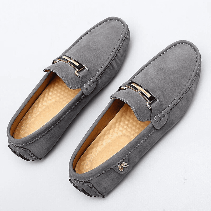 Modische graue Damen Loafers. Elegante Premium Slipper für Business-Looks & entspannte Freizeit.