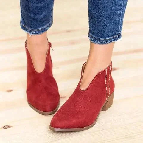 Stilvolle Eveline Damen Stiefeletten mit bequemem Blockabsatz; vielseitige Freizeitschuhe für den Alltag.