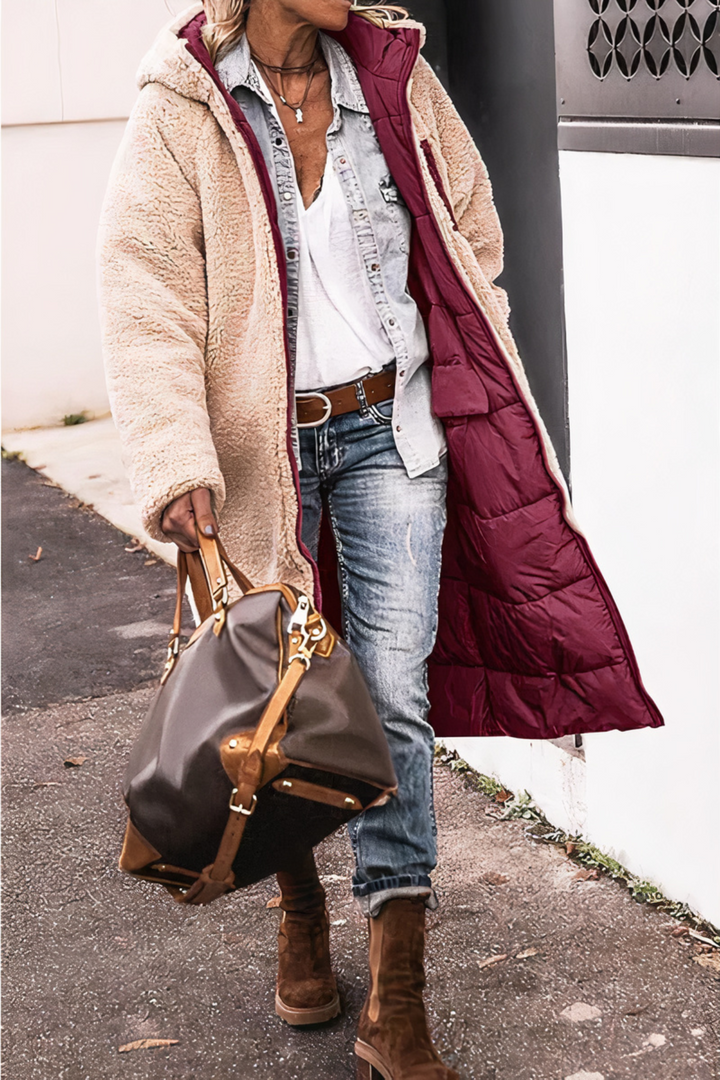 Nahaufnahme des strapazierfähigen, wasserabweisenden Materials der Nova Damen Winterjacke.