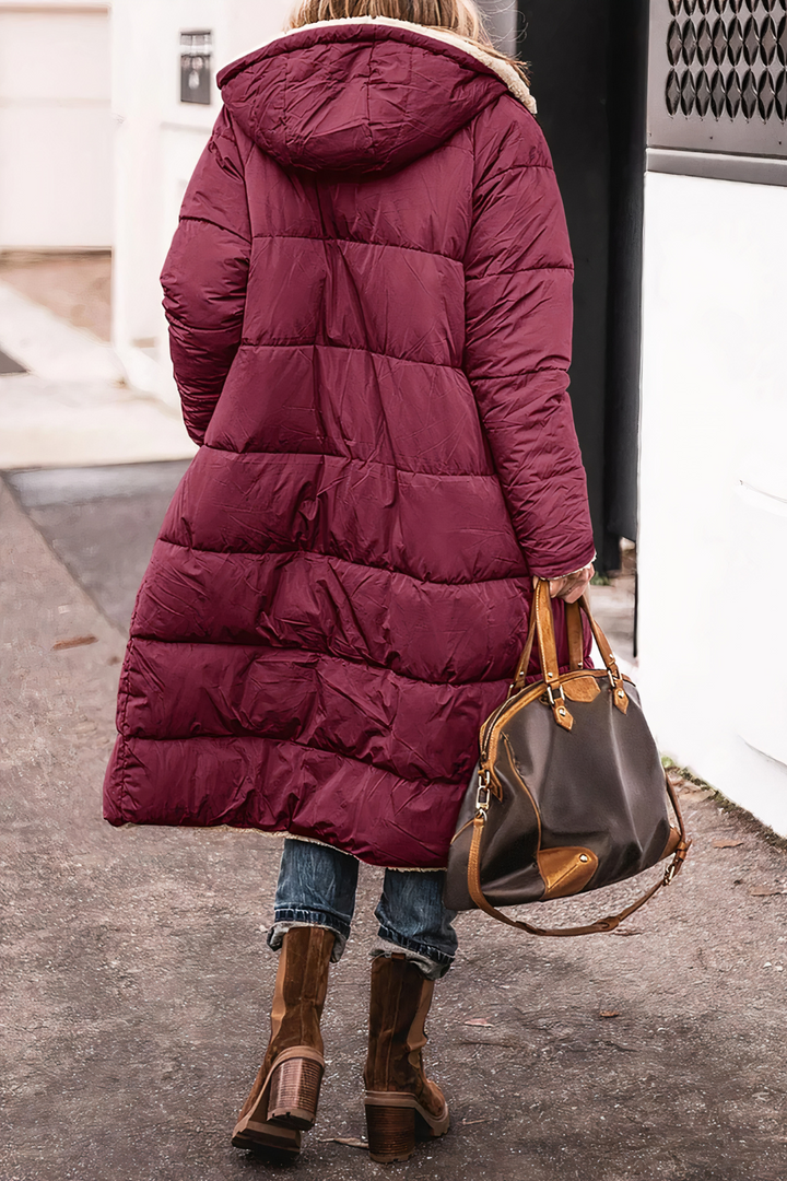 Gemütliche und warme Damen Winterparka Nova, schützt zuverlässig vor eisiger Kälte. Hoher Komfort.