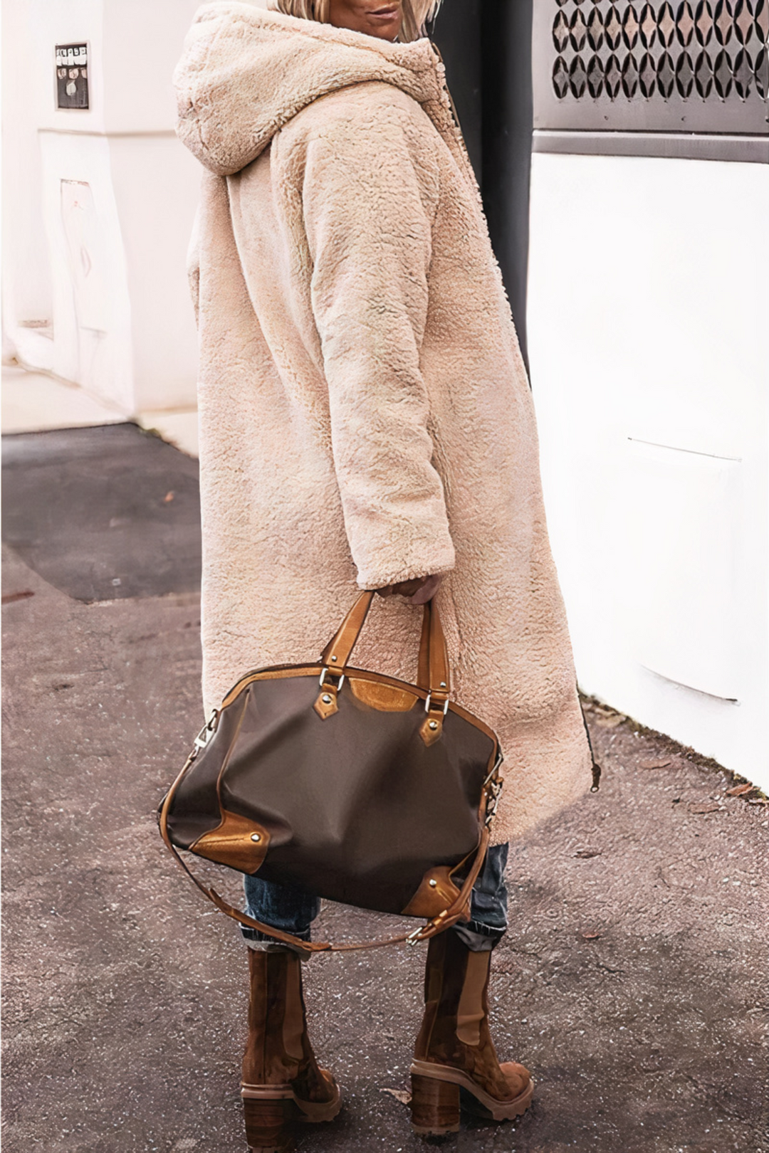 Langer Damen Wintermantel Nova, wendbar, als stylisches Fashion-Statement im Winter. Elegant.
