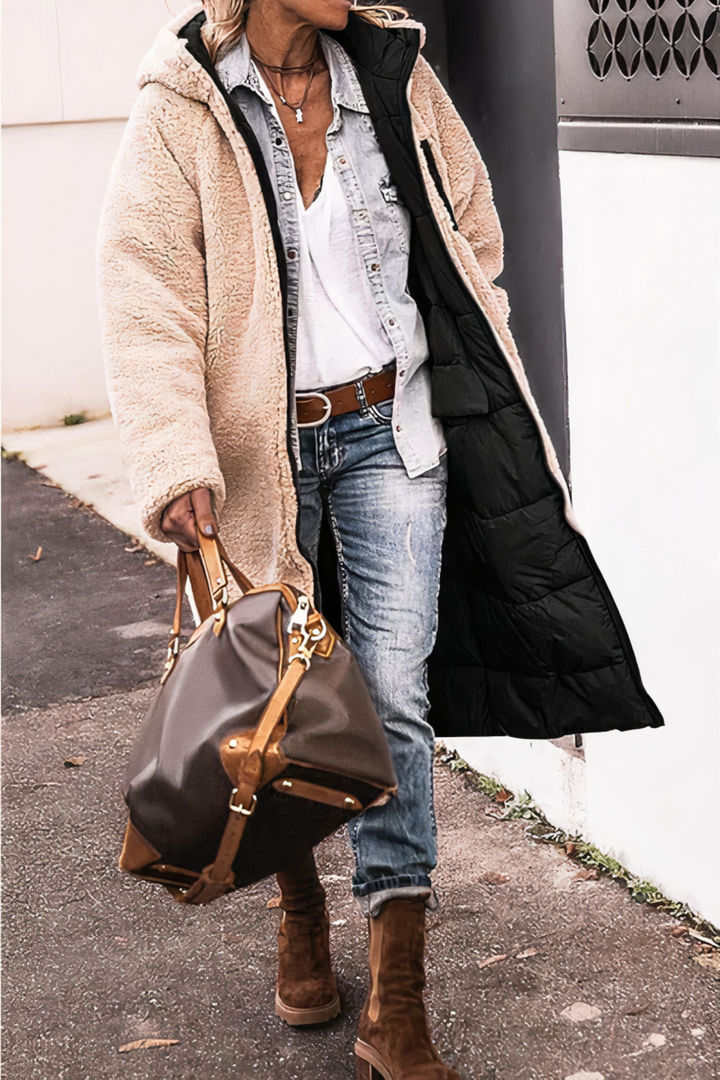Modische Damen Wendeparka Nova, vielseitig tragbar, für elegante Winteroutfits. Alltagstauglich.