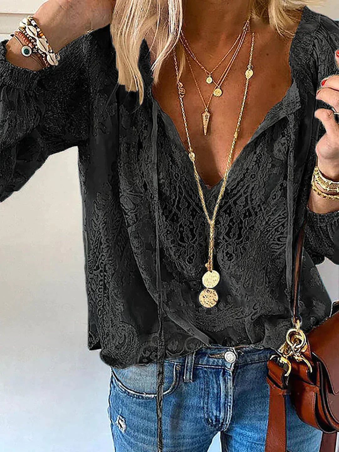 Elegante Damenbluse Elodie mit zarter Spitze, stilvolles Oberteil für festliche Anlässe oder Business-Looks.