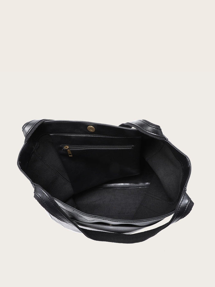 Klassische Damen-Schultertasche mit elegantem Verschluss, in Braun, perfekt als vielseitige Alltagstasche.