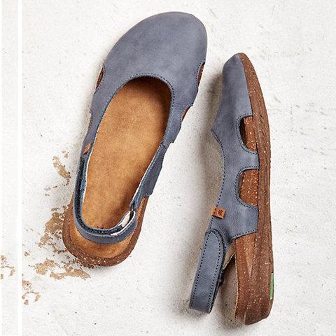 Leichte Damensandalen mit rutschfester Sohle, ideal als Sommerschuhe für warme Tage.