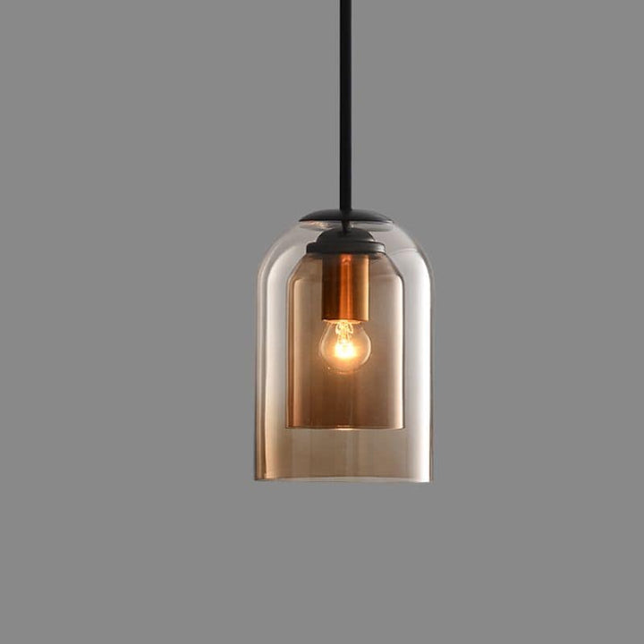 Detailansicht der hochwertigen Glasstruktur der Doppelglas-Pendelleuchte. Modern, rauchgrau & dekorativ.